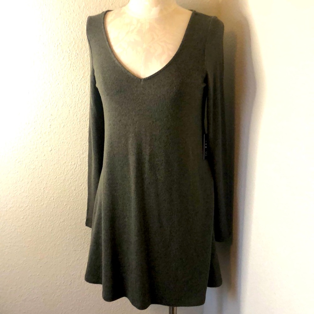 New with tags green long sleeve sweater dress